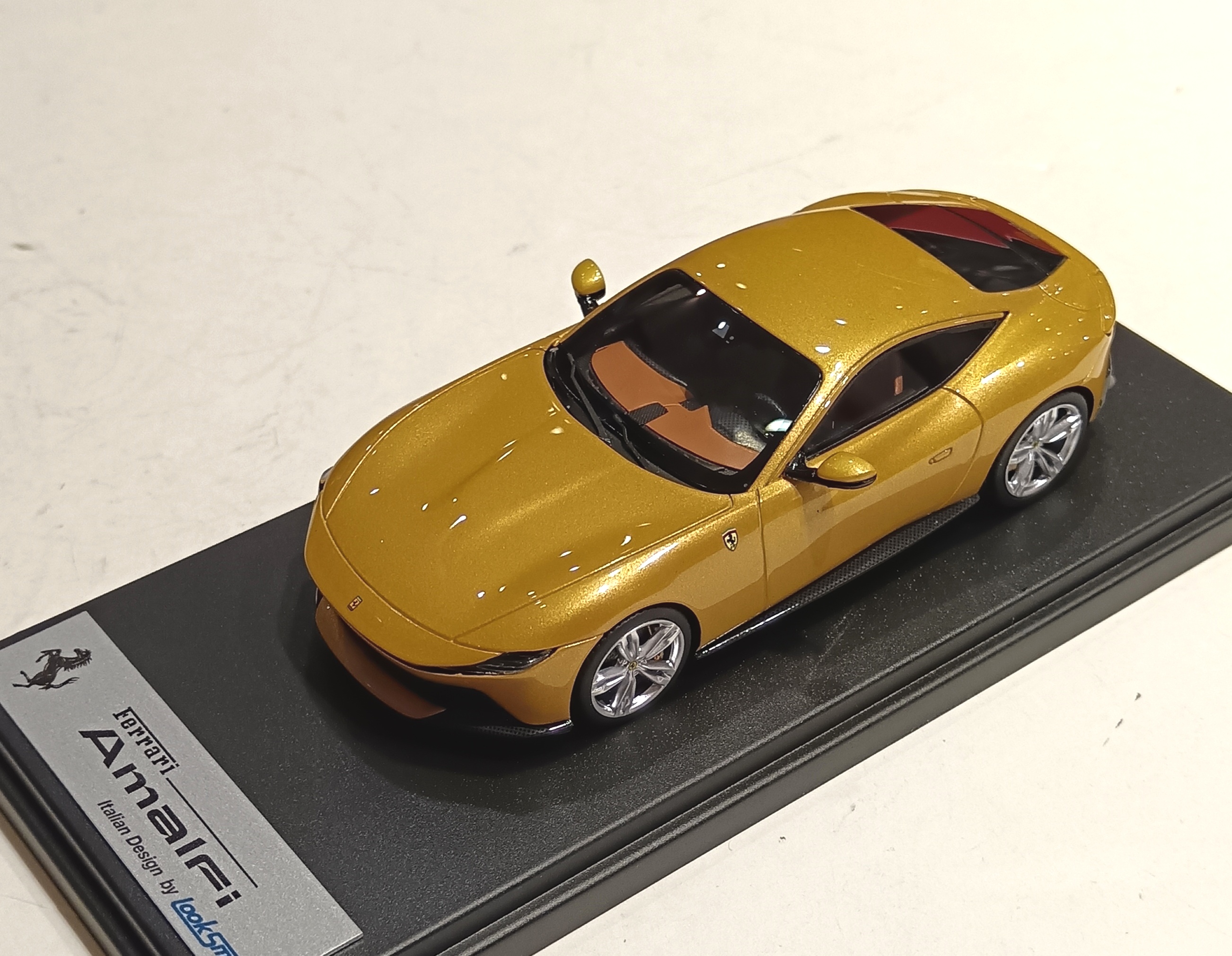 FERRARI AMALFI 2025 JAUNE "GIALLO MONTECARLO" LOOK SMART 1/43
