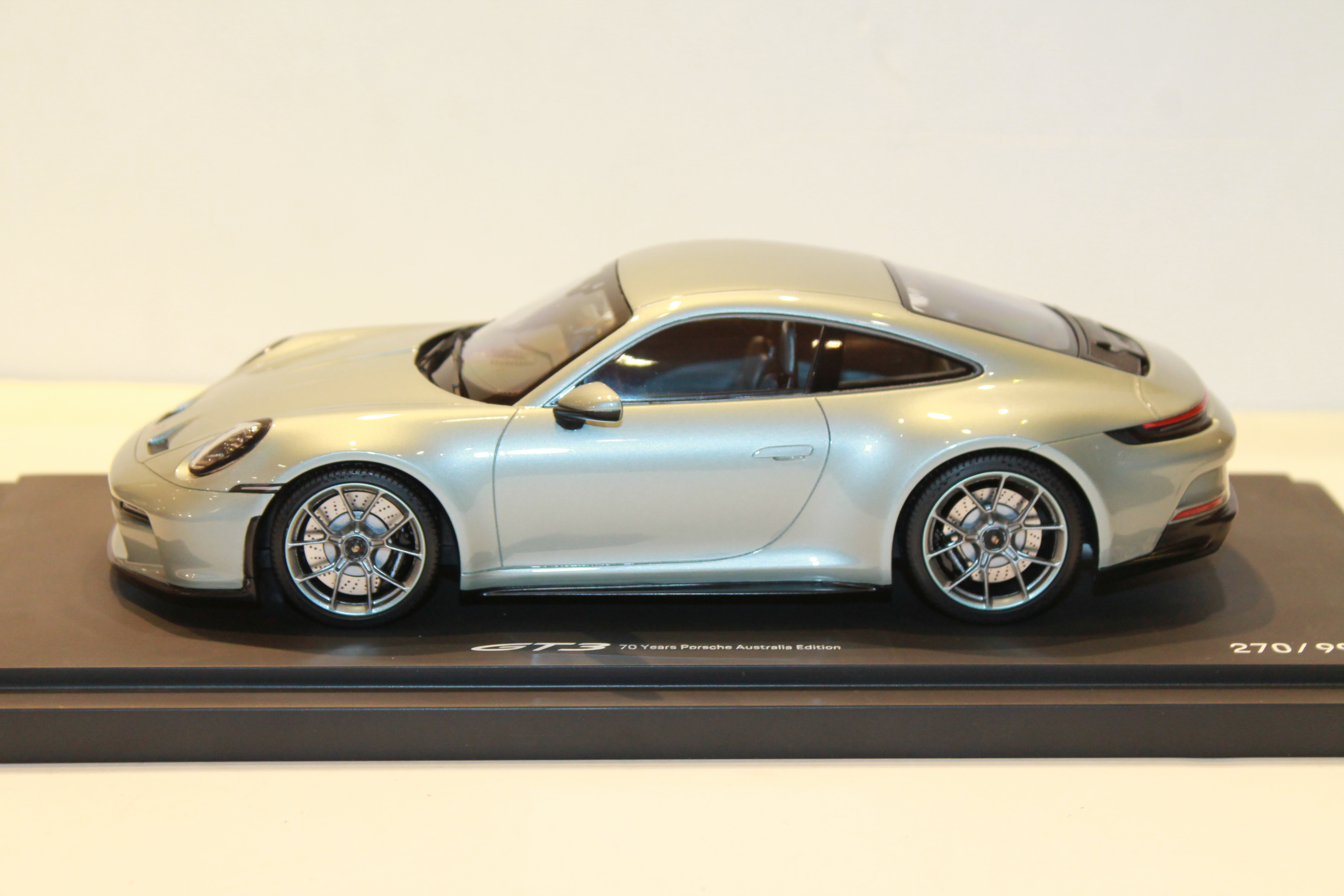 PORSCHE 911 TYPE 992 GT3 TOURING MINICHAMPS 1/18°