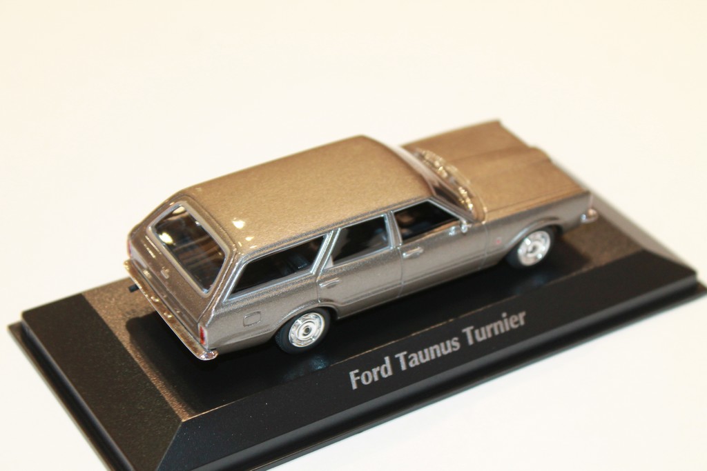 FORD TAUNUS TURNIER 1970 GRISE MINICHAMPS 1/43°