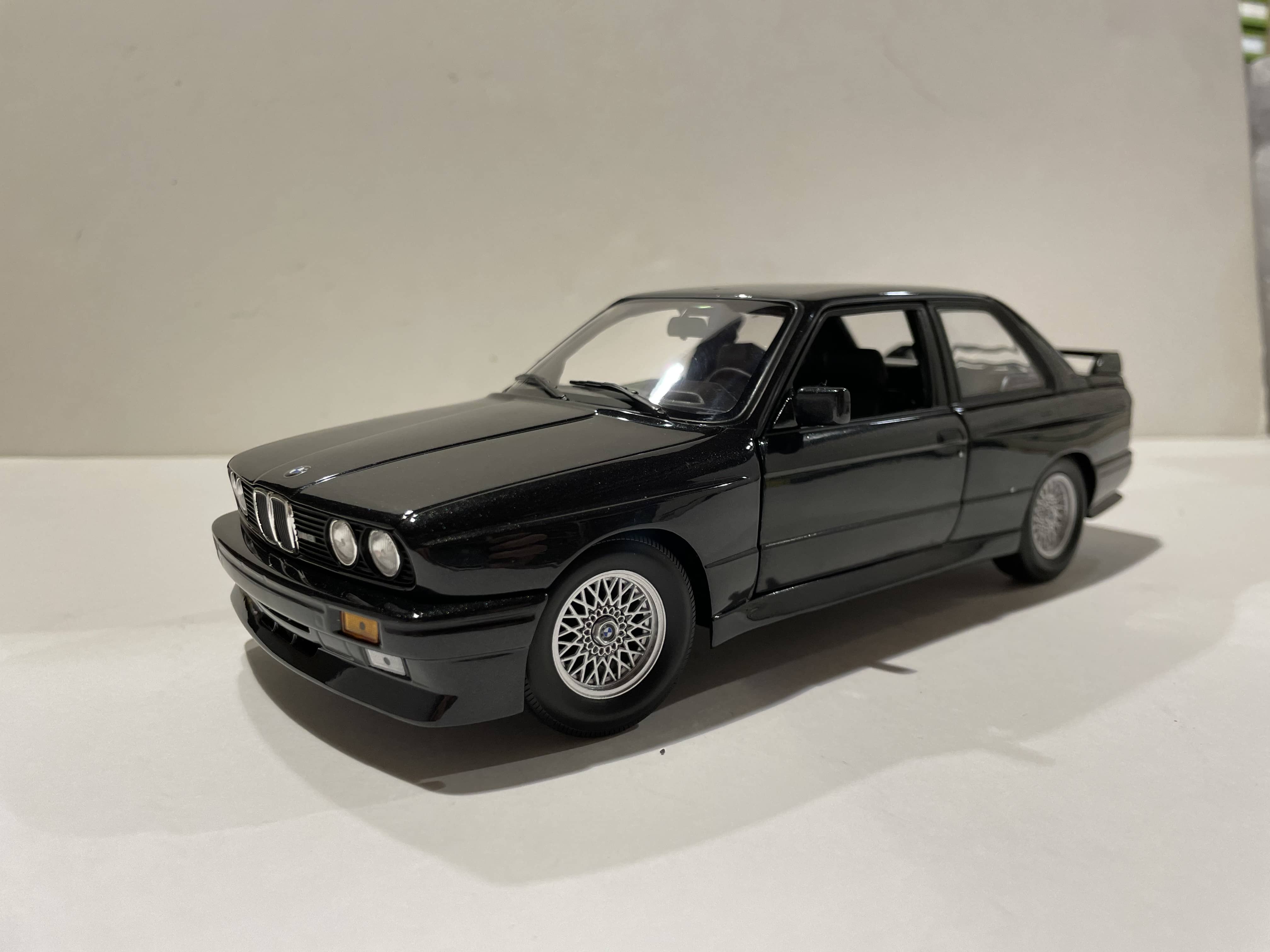 自動車 BMW M3 STREET 1987 MINICHAMPS MINICHAMPS（ミニチャンプス） ミニカー 1/18スケール BMW M3 STREET