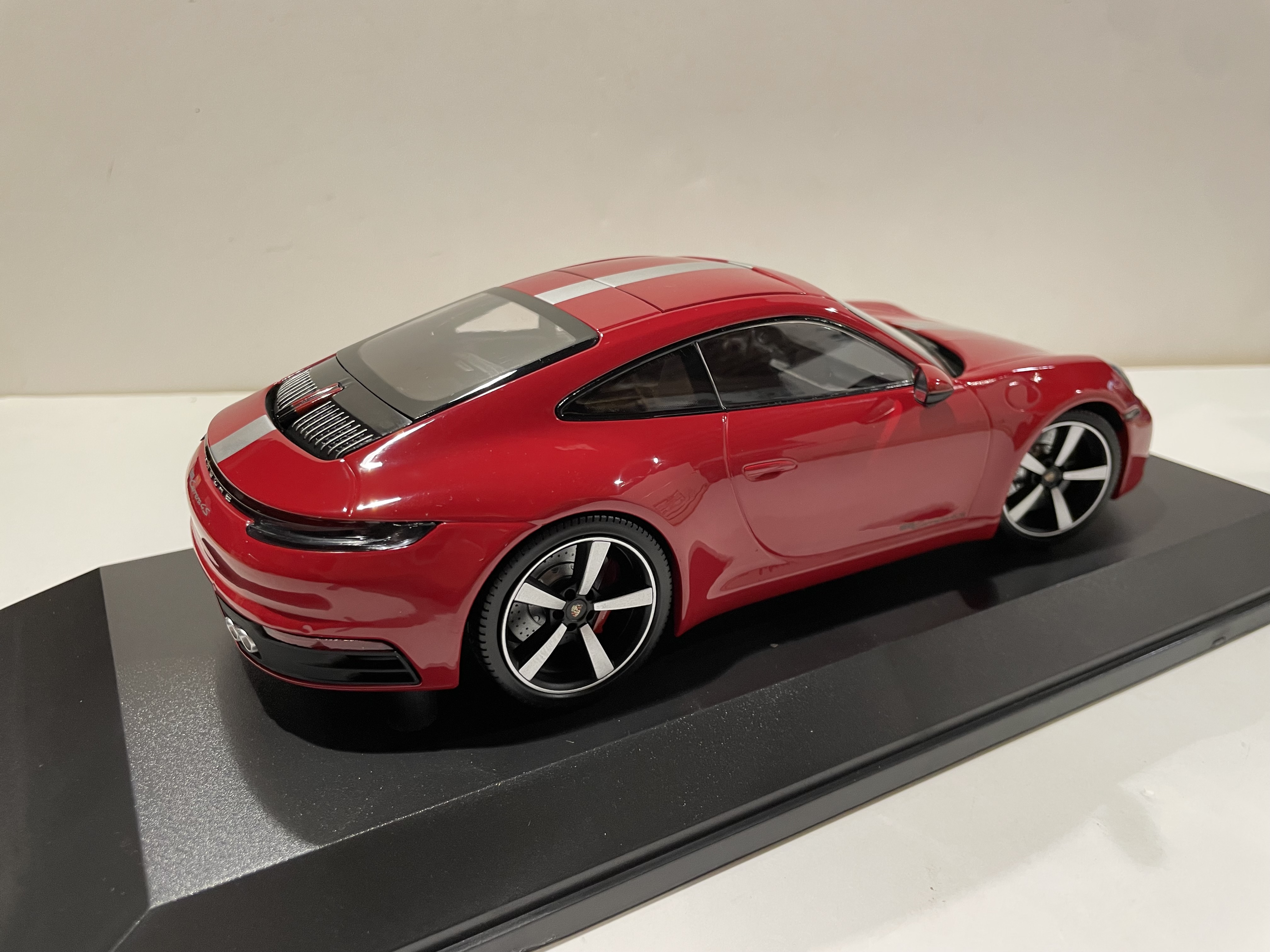 PORSCHE 911 CARRERA 4S 2019 ROUGE CARMIN MINICHAMPS 1/18°