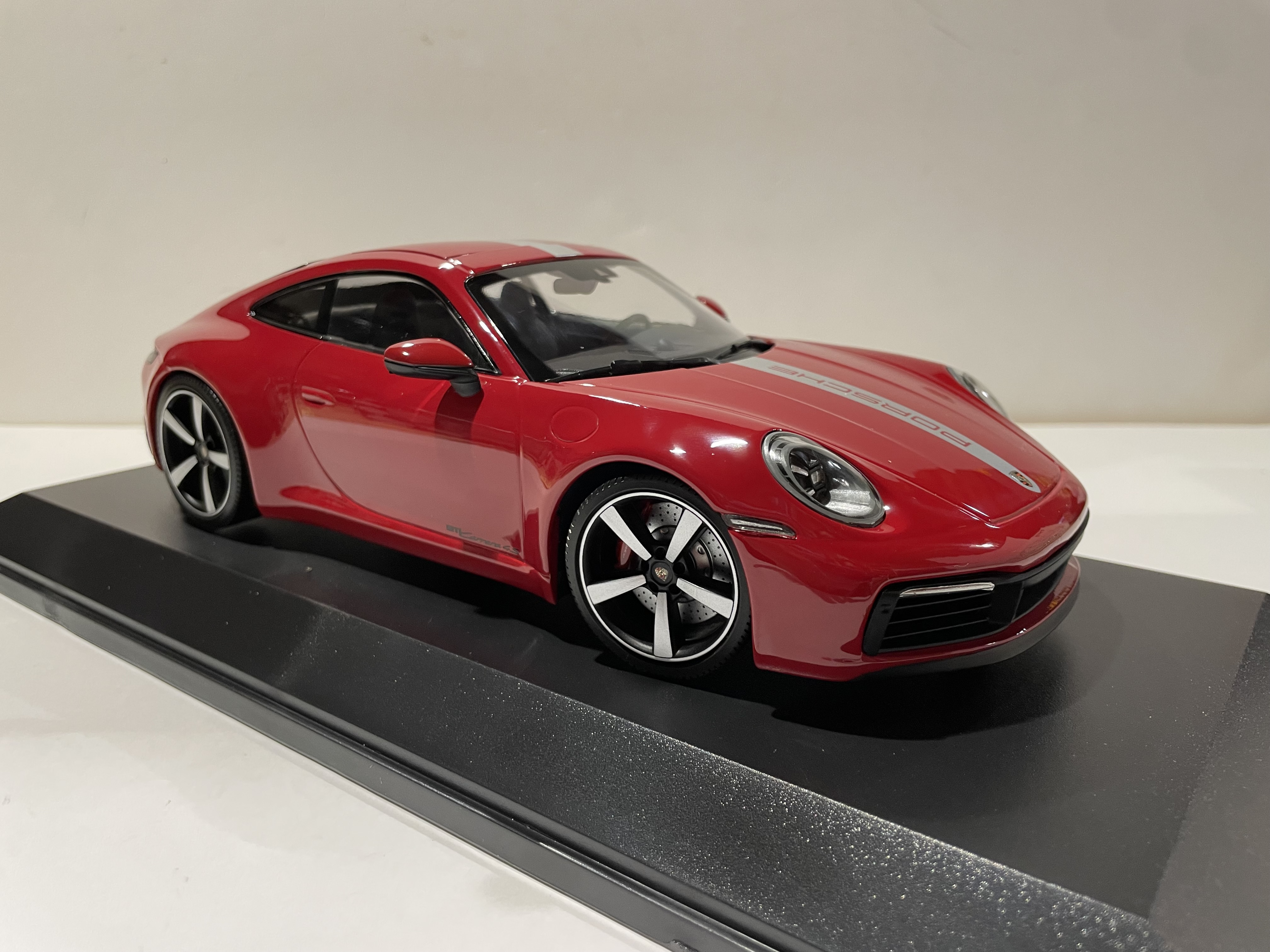 PORSCHE 911 CARRERA 4S 2019 ROUGE CARMIN MINICHAMPS 1/18°
