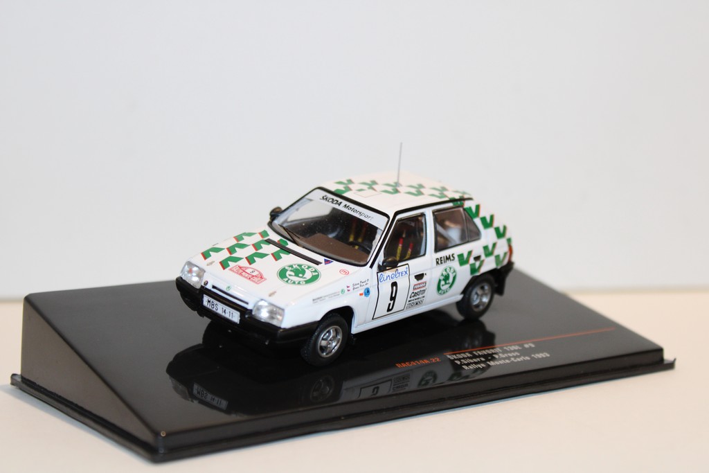 SKODA FAVORIT 136L #9 P.SIBERA - P.GROSS RALLYE MONTE-CARLOS 1993 IXO 1/43°