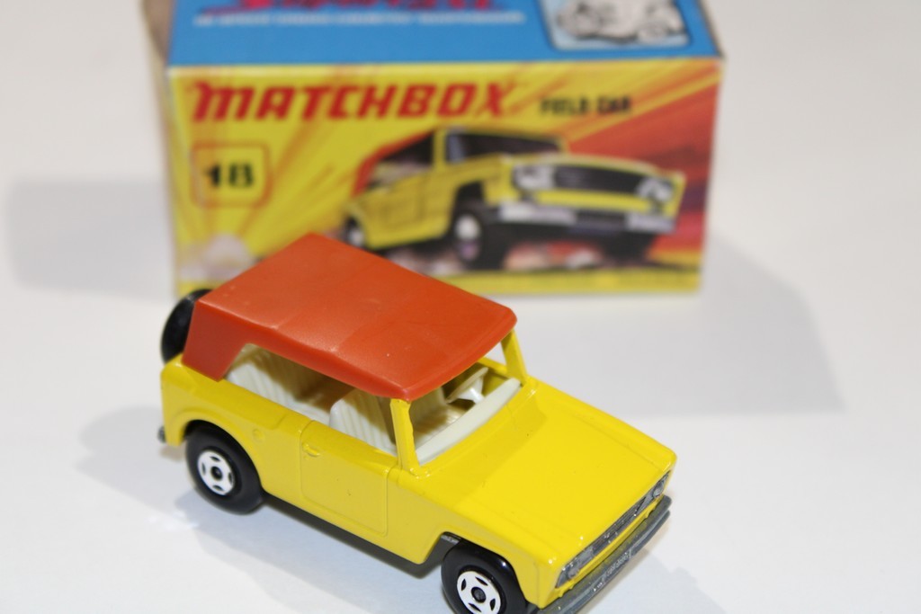 Matchbox series no 18 deals field car