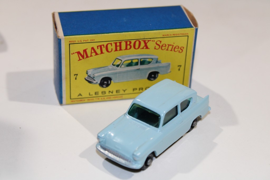 FORD ANGLIA - MATCHBOX 1/64