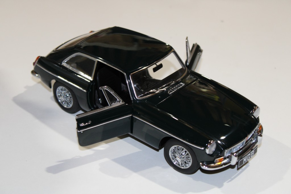 MGB GT COUPE VERT MKII 1969 AUTOART 1/18°