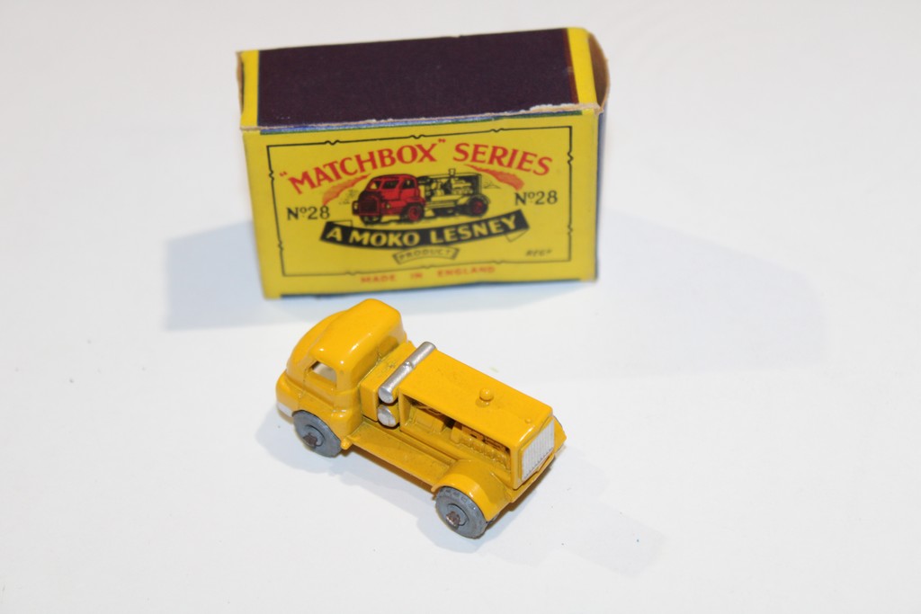 BEDFORD COMPRESSEUR MATCHBOX 1/64°