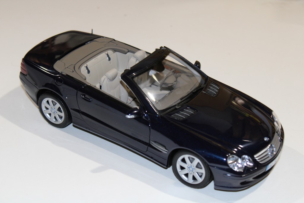 MERCEDES BENZ SL CLASS BLEU 2001 MINICHAMPS 1/18°