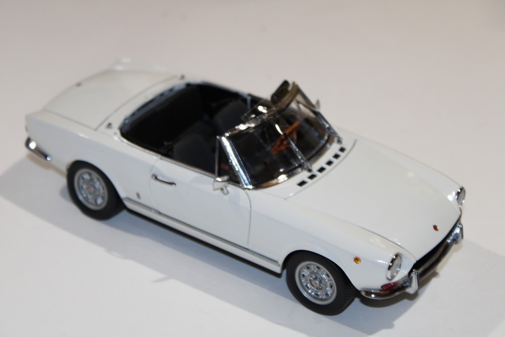 FIAT 124 SPIDER AS ROUGE PLATINIUM 1/18°