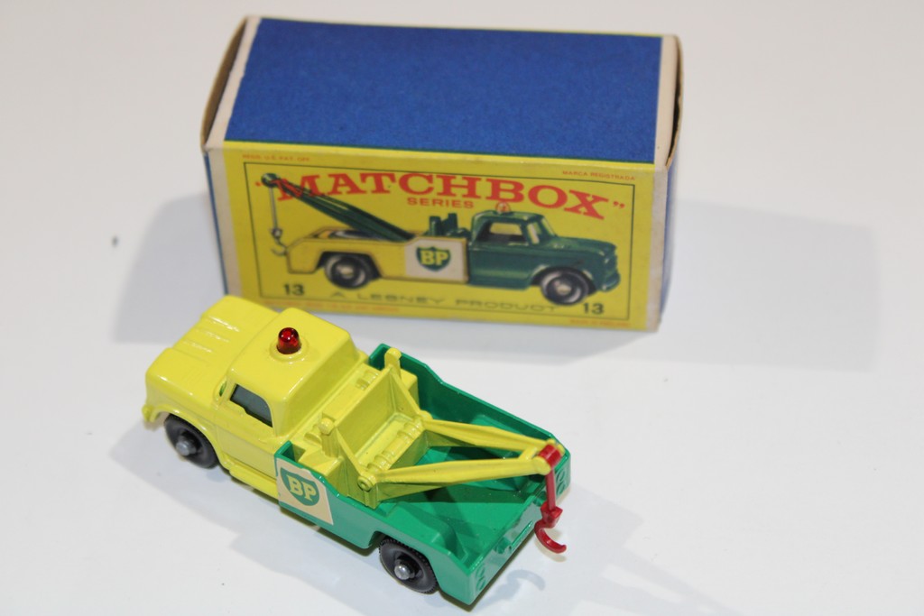 DODGE WRECK TRUCK -MATCHBOX 1/64