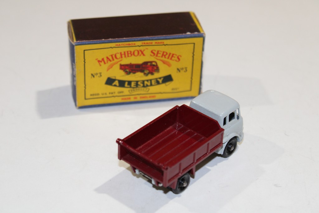 BEDFORD TIPPER TRUCK - MATCHBOX 1/64