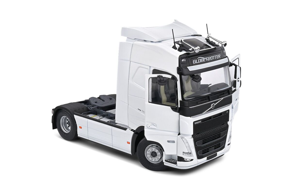 VOLVO FH GLOBETROTTER XL WHITE 2023 - SOLIDO 1/24