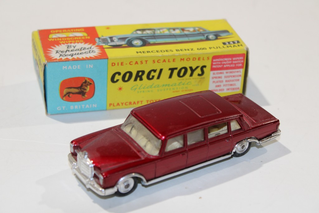 MERCEDES 600 PULLMAN ROUGE CORGI 1/43°