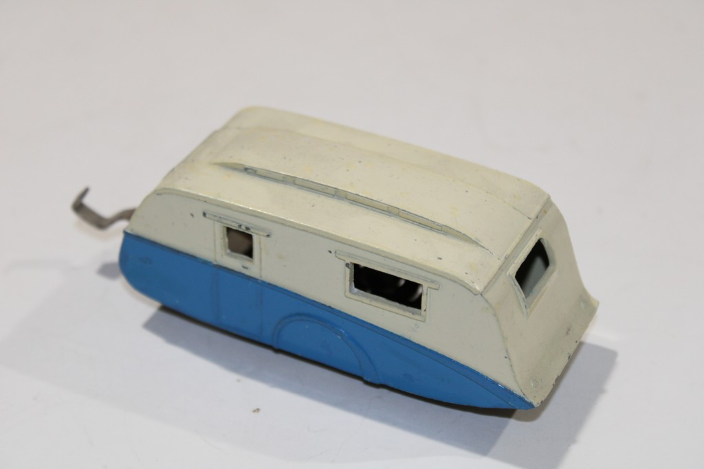 CARAVANE BLEU ET BEIGE DINKY TOYS 1/43°