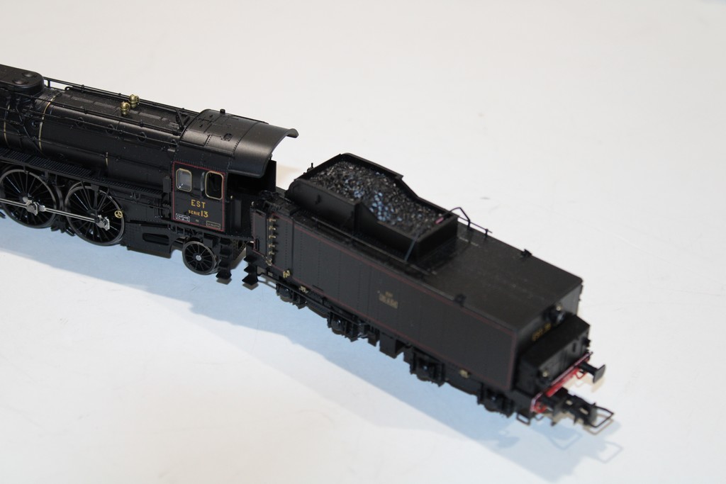 LOCOMOTIVE A VAPEUR 241A SERIE 13 EST TRIX HO