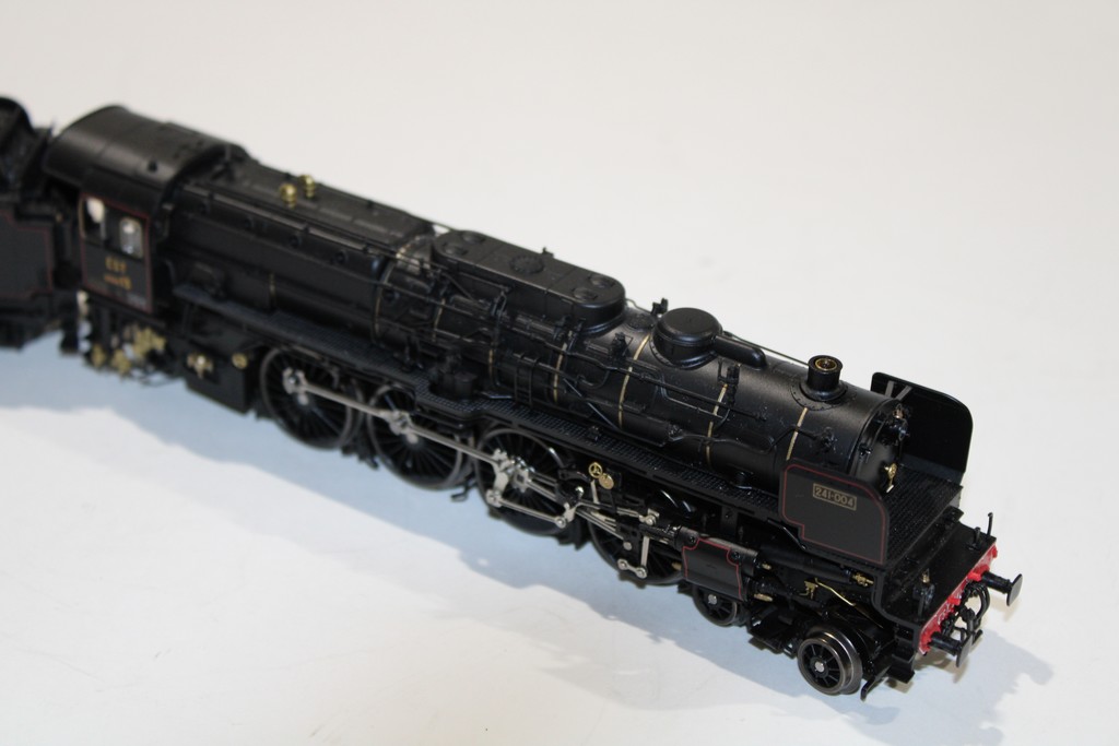 LOCOMOTIVE A VAPEUR 241A SERIE 13 EST TRIX HO