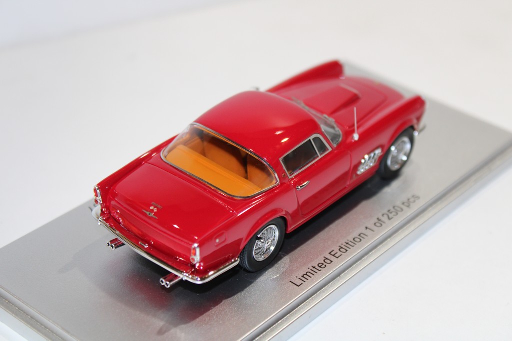 FERRARI 410 SUPERAMERICA II SERIES 1957 - KESS 1/43