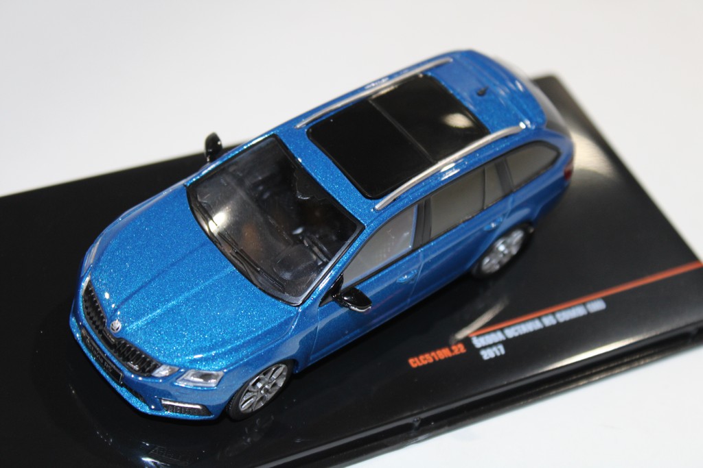 SKODA OCTAVIA RS COMBI III 2017 - IXO 1/43