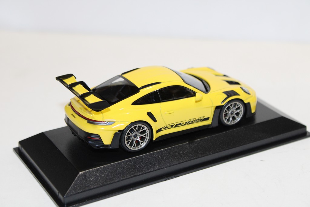 Porsche 911 (992) GT3 RS 2023 jaune Minichamps 1/43
