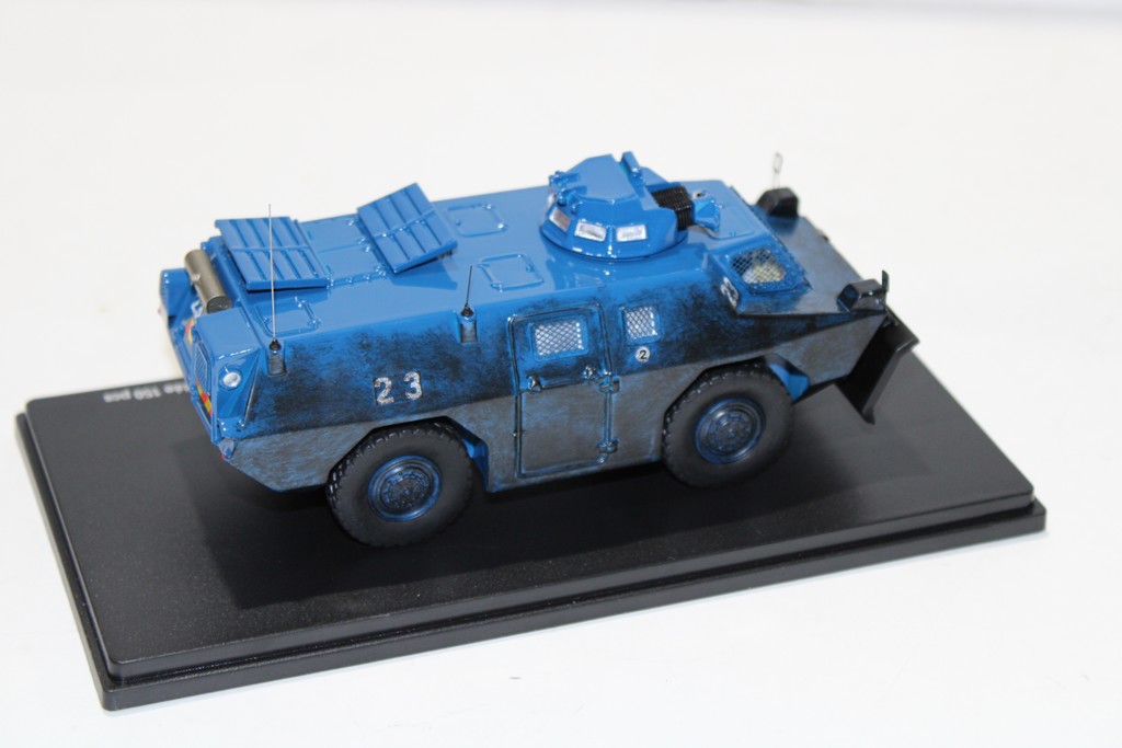 BERLIET VXB 170 AVEC LAME VBRG GENDARMERIE NDDL AVEC 4 FIGURINES PERFEX 1/43°