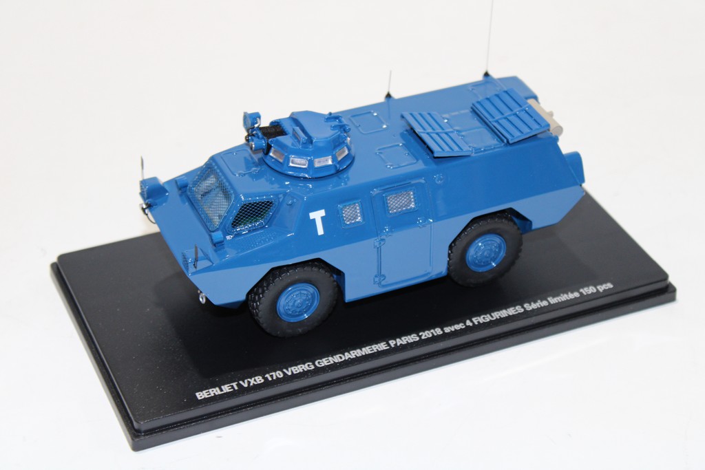 BERLIET VXB 170 VBRG GENDARMERIE PARIS 2018 AVEC 4 FIGURINES PERFEX 1/43°