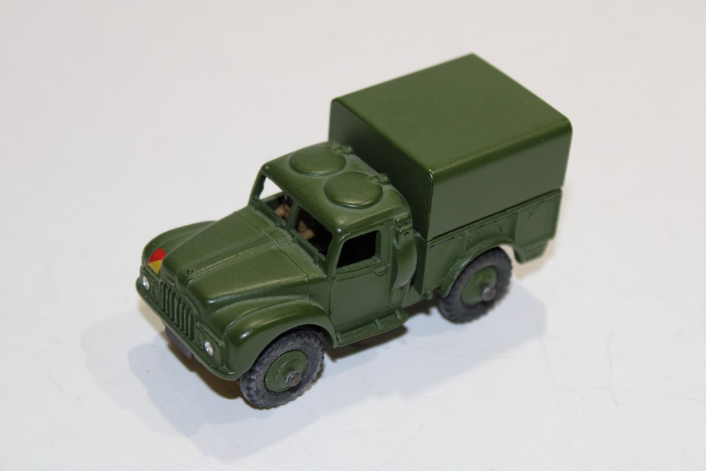 ARMY 1 TON CARGO TRUCK VERT DINKY TOYS 1/50°