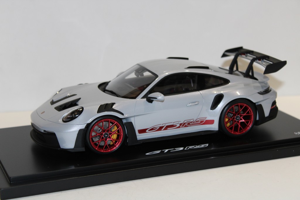 Porsche 911 GT3 RS Type 992 2023 Gris - SPARK 1/18