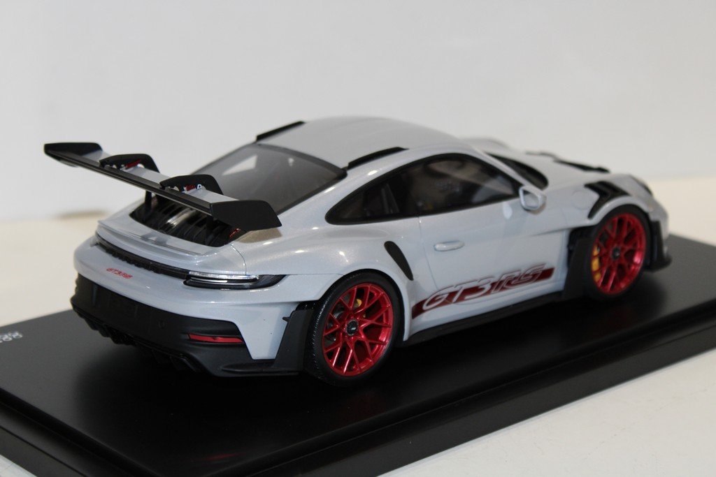 Porsche 911 GT3 RS Type 992 2023 Gris - SPARK 1/18