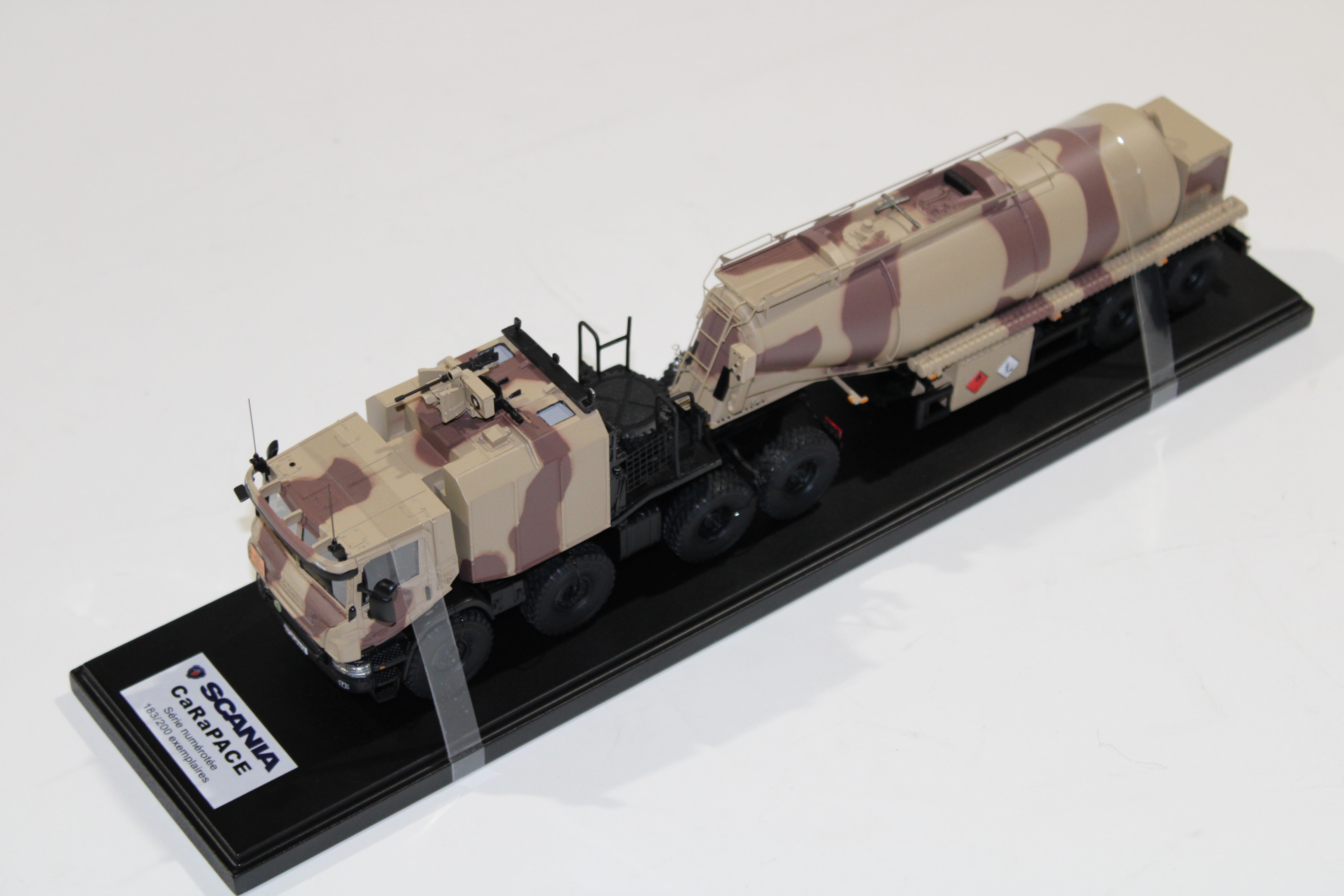 SCANIA CARAPACE MILITAIRE 1/48°
