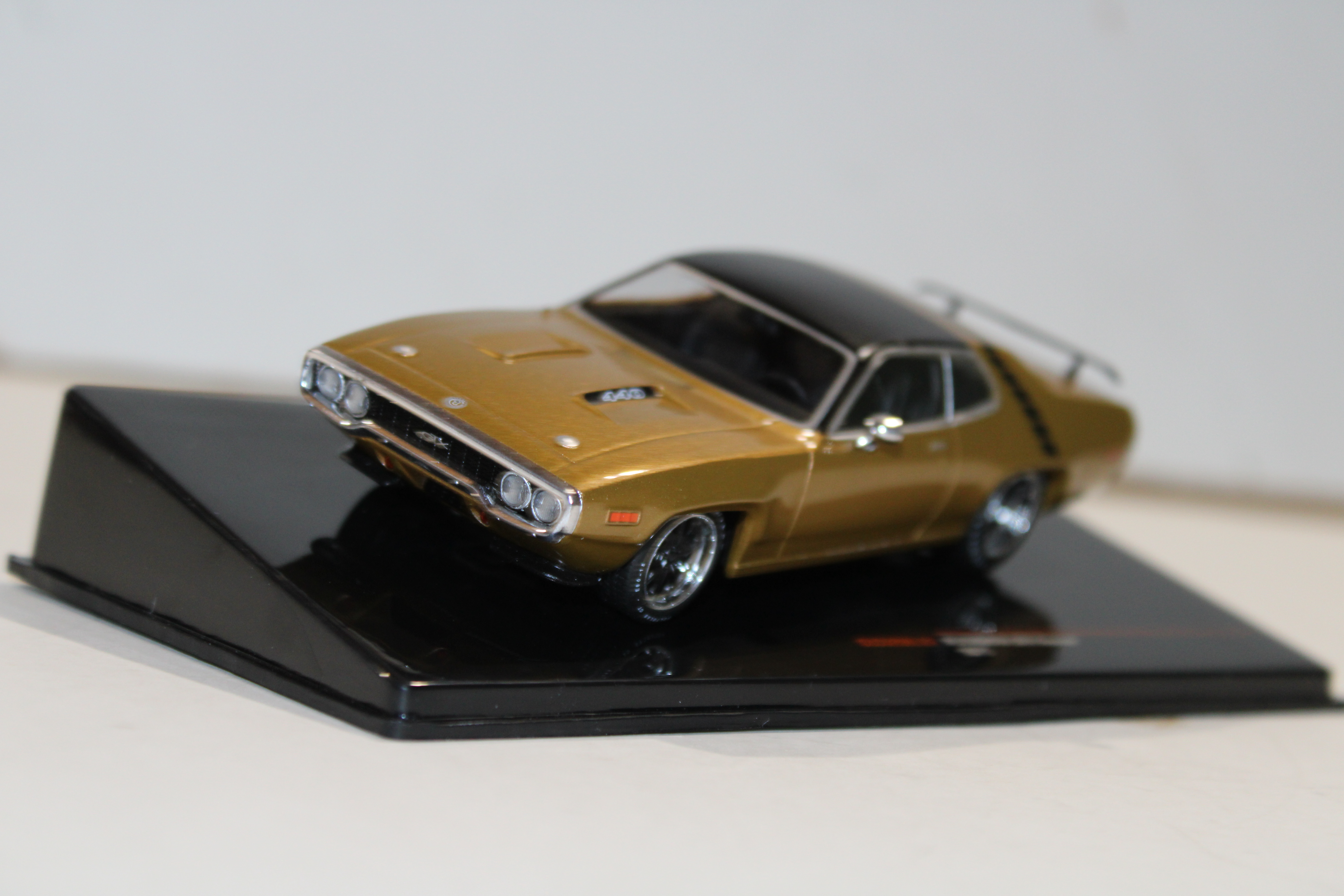 PLYMOUTH GTX RUNNER 1971 IXO 1/43°