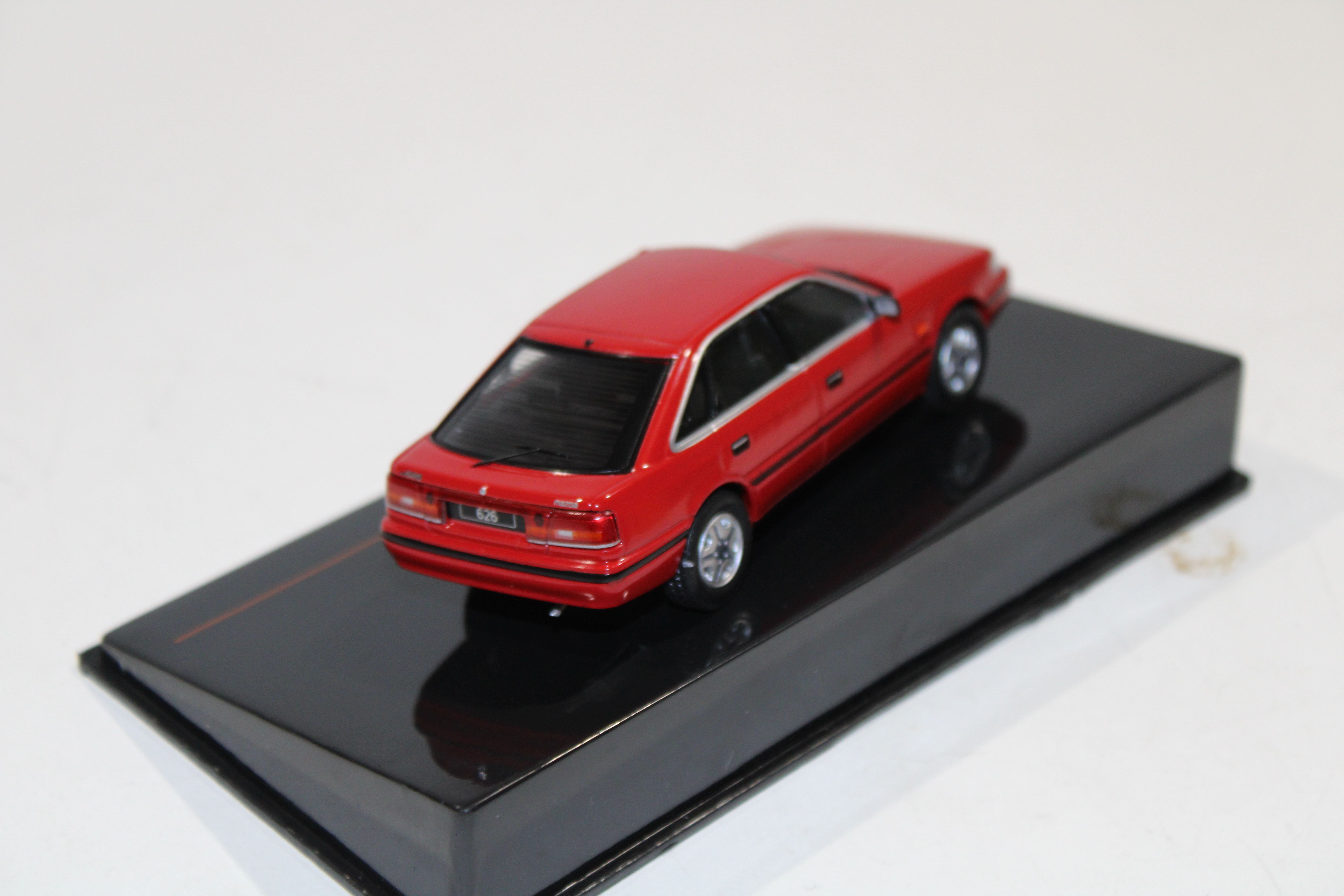 MAZDA 626 1987 IXO 1/43°