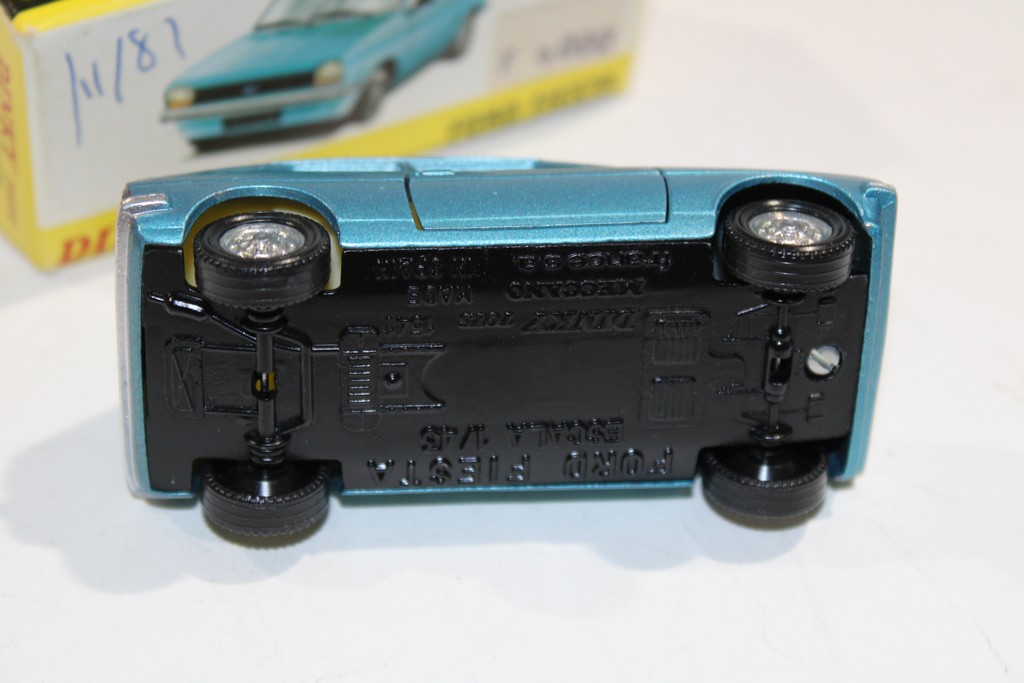 FORD FIESTA BLEU 1975 DINKY TOYS 1/43°
