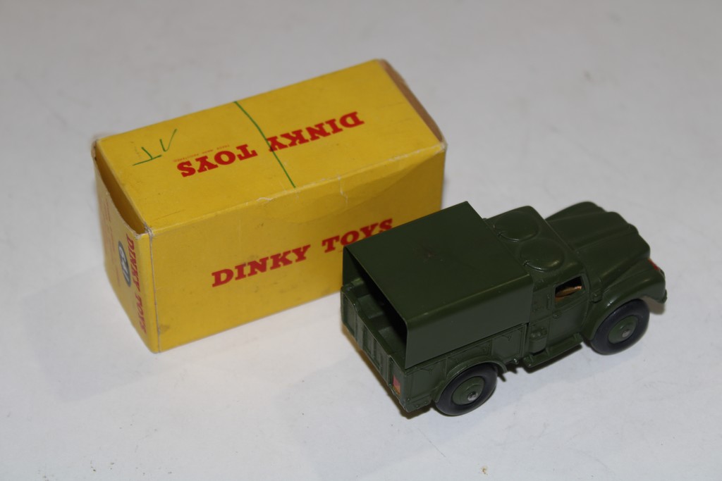 ARMY 1 TON CARGO TRUCK VERT DINKY TOYS 1/50°