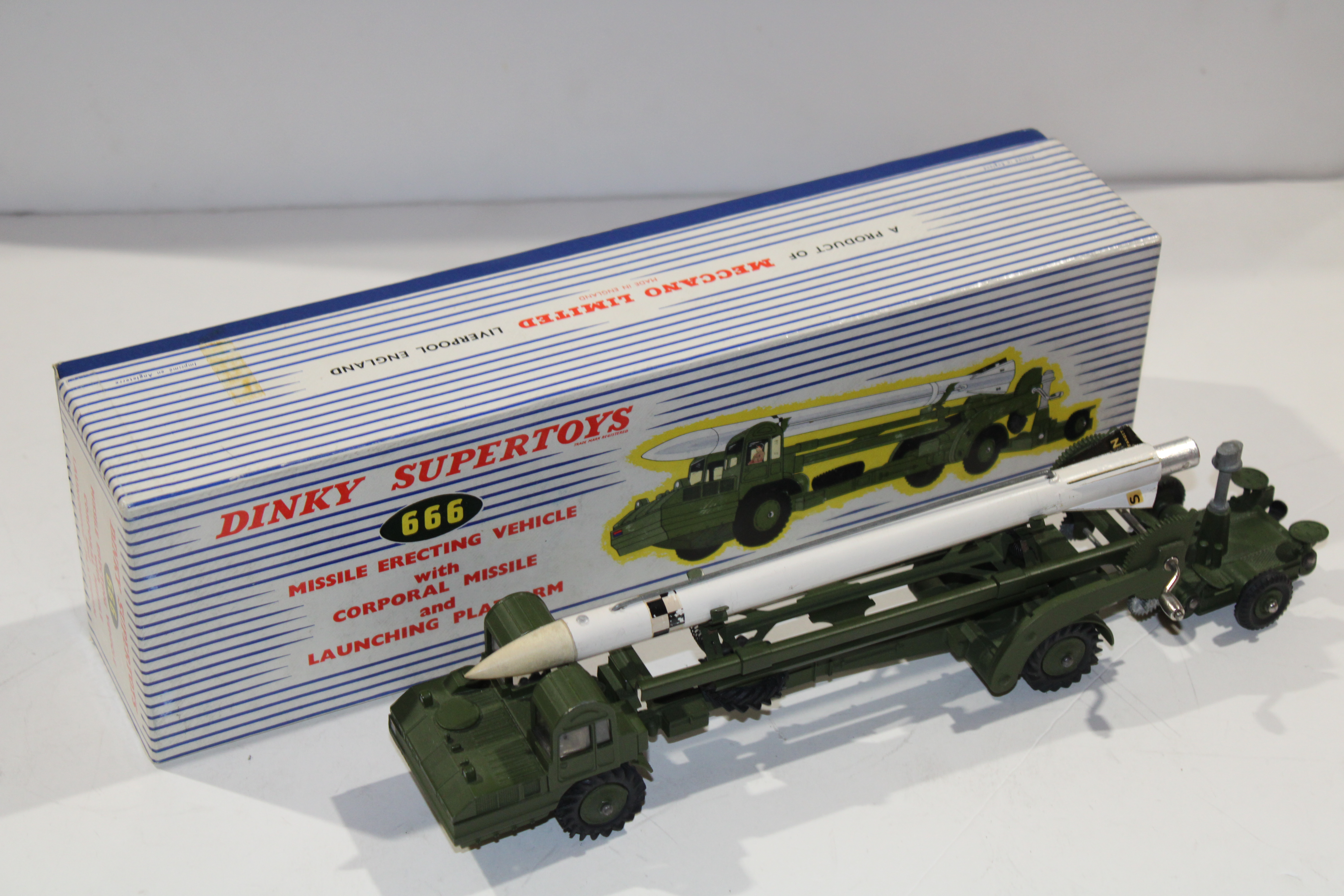 MISSILE ERECTING VEHICLE 1958 DINKY SUPERTOYS 1/43°