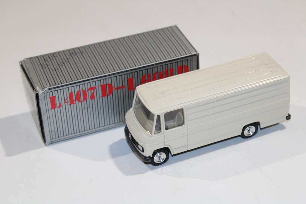 MERCEDES-BENZ L407D-L608D 1975 CURSOR MODEL 1/43°