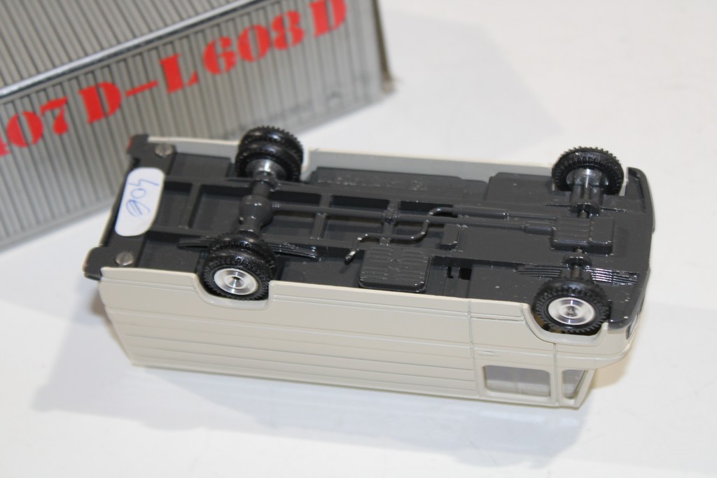 MERCEDES-BENZ L407D-L608D 1975 CURSOR MODEL 1/43°