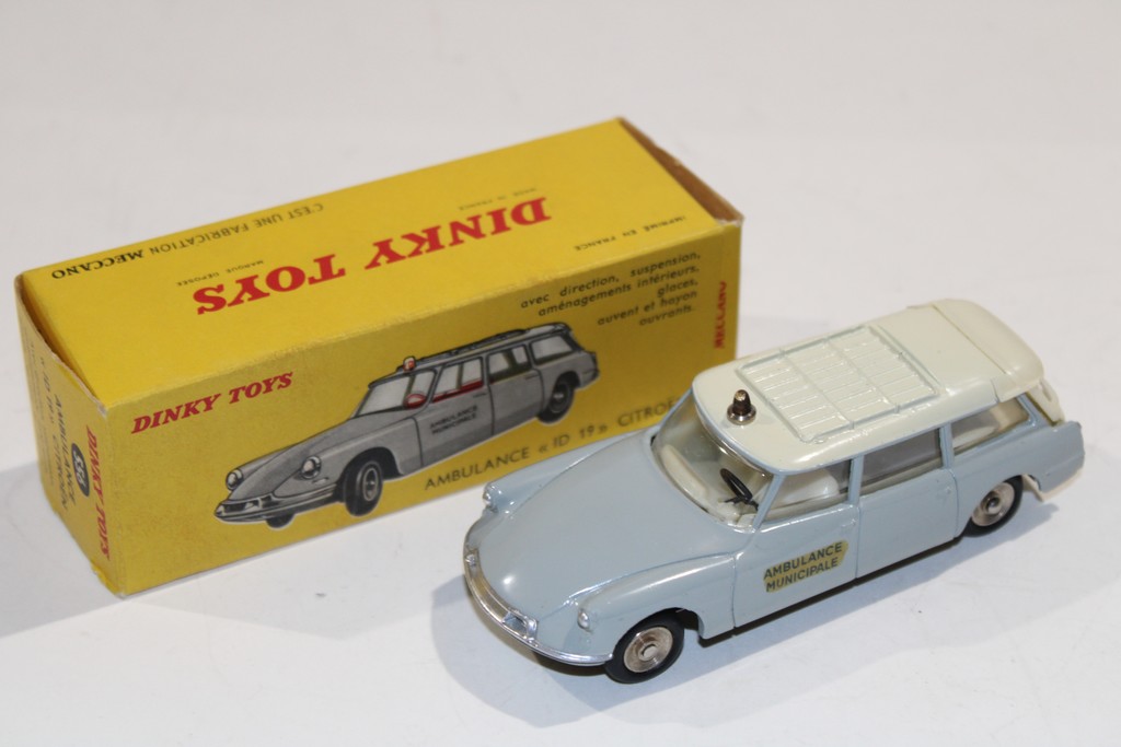 CITROEN DS ID 19 AMBULANCE 1960 DINKY TOYS 1/43°