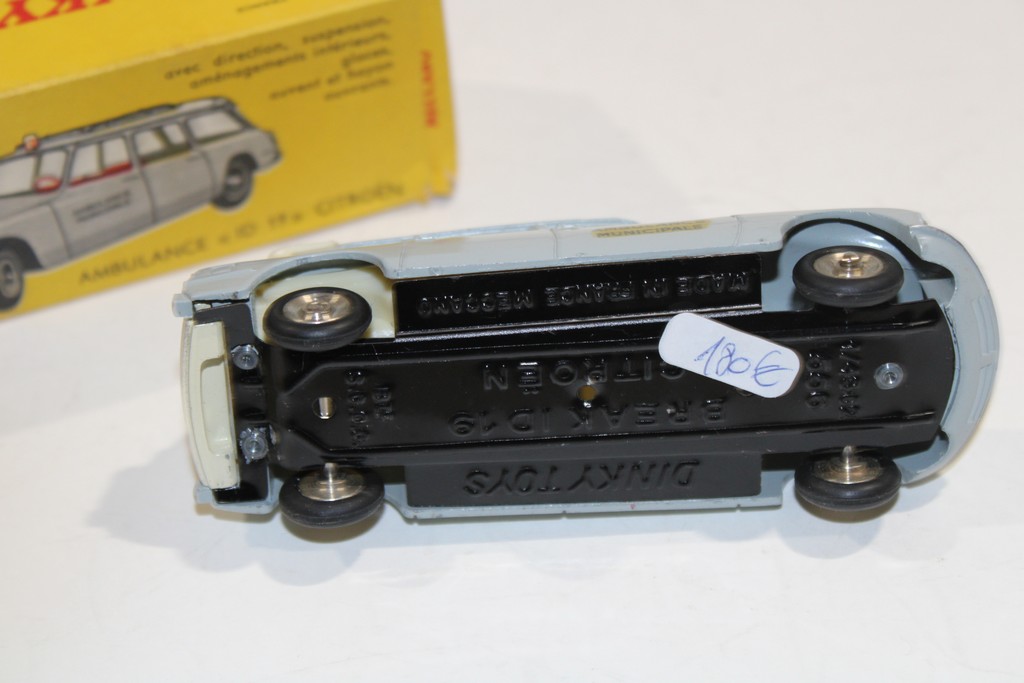 CITROEN DS ID 19 AMBULANCE 1960 DINKY TOYS 1/43°