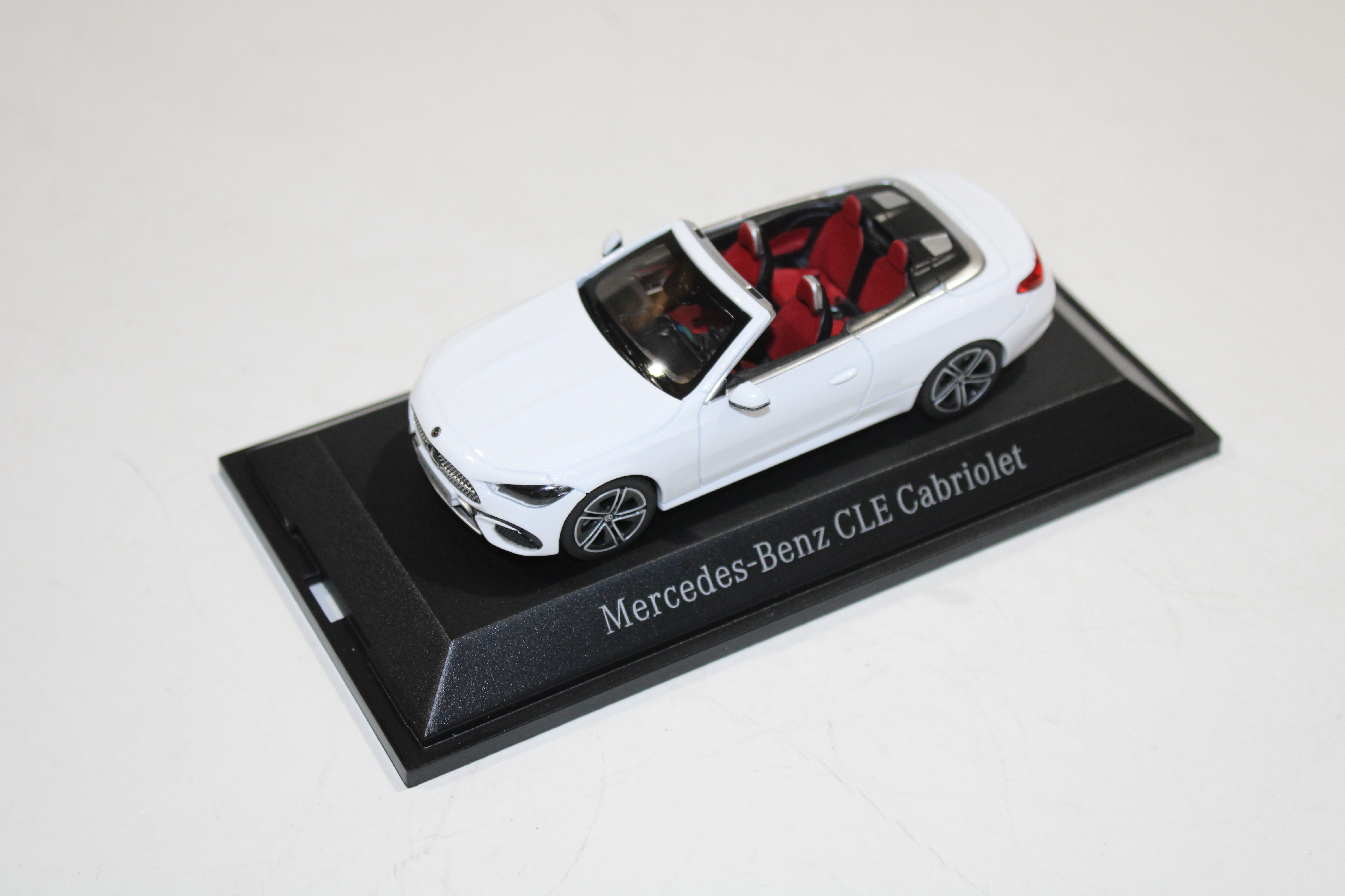 MERCEDES-BENZ CLE CABRIOLET WHITE AND RED - NOREV 1/43