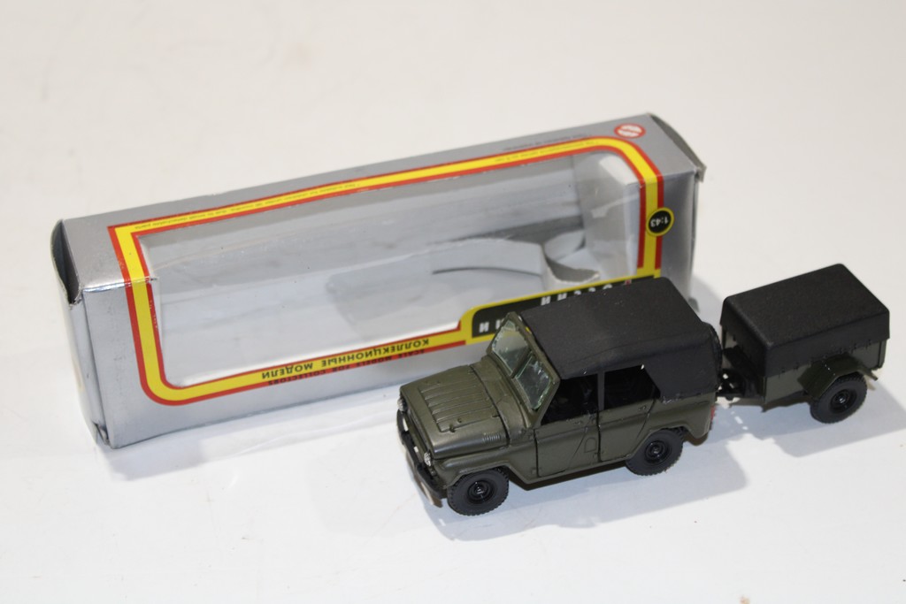 UAZ 469 AVEC REMORQUE 1980 NOVOEXPORT 1/43°