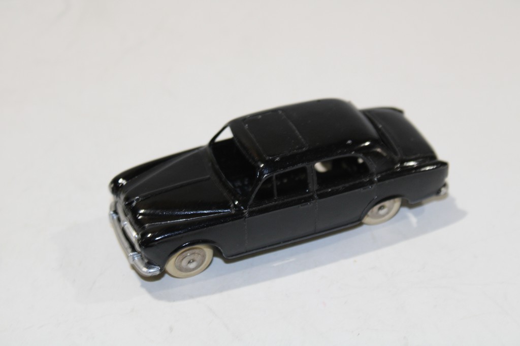 PEUGEOT 403 NOIR 1960 DINKY TOYS 1/43°