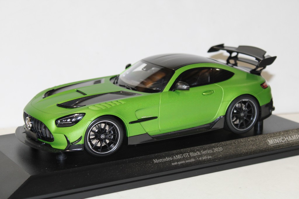 MERCEDES-AMG BLACK SERIES 2020 VERT METALLIC - Minichamps 1/18