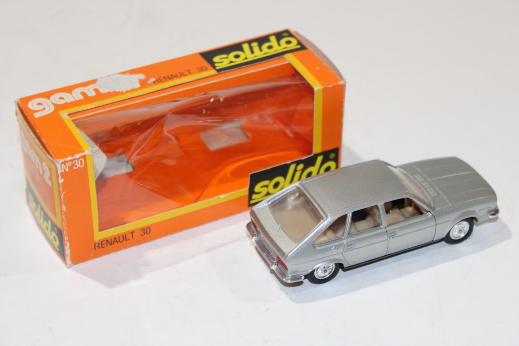 RENAULT 30 TS 1975 GRIS SOLIDO 1/43°