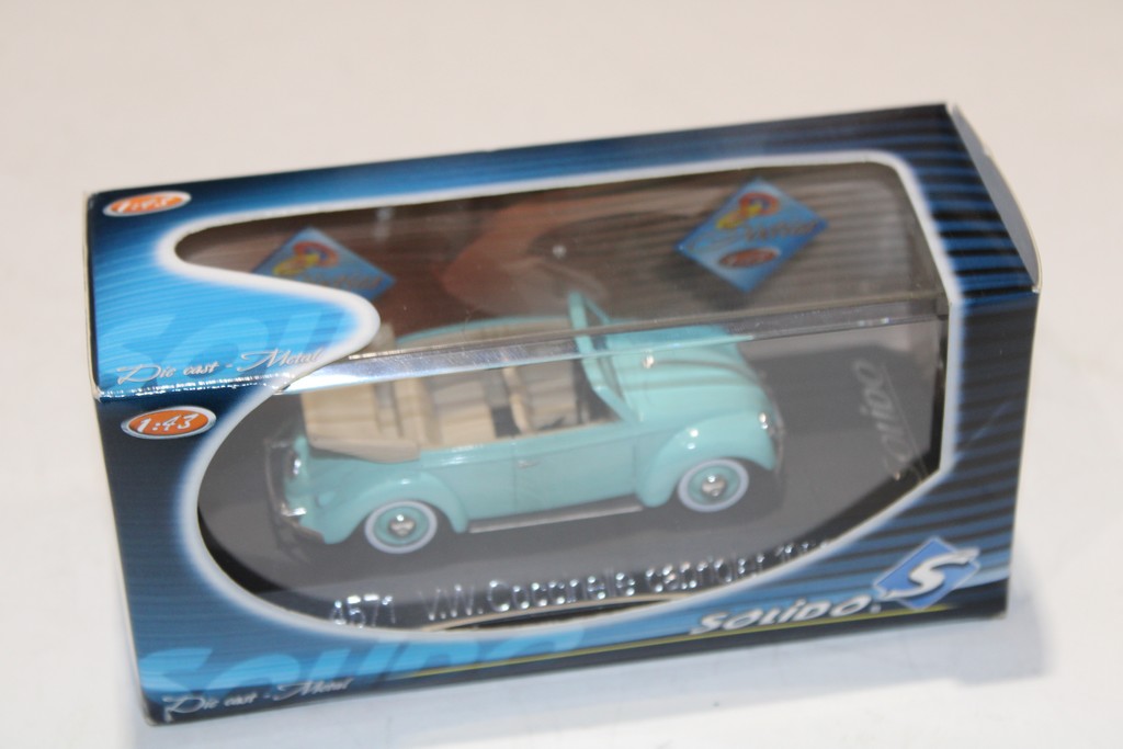 VOLKSWAGEN COCCINELLE CABRIOLET BLEU CIEL SOLIDO 1/43°