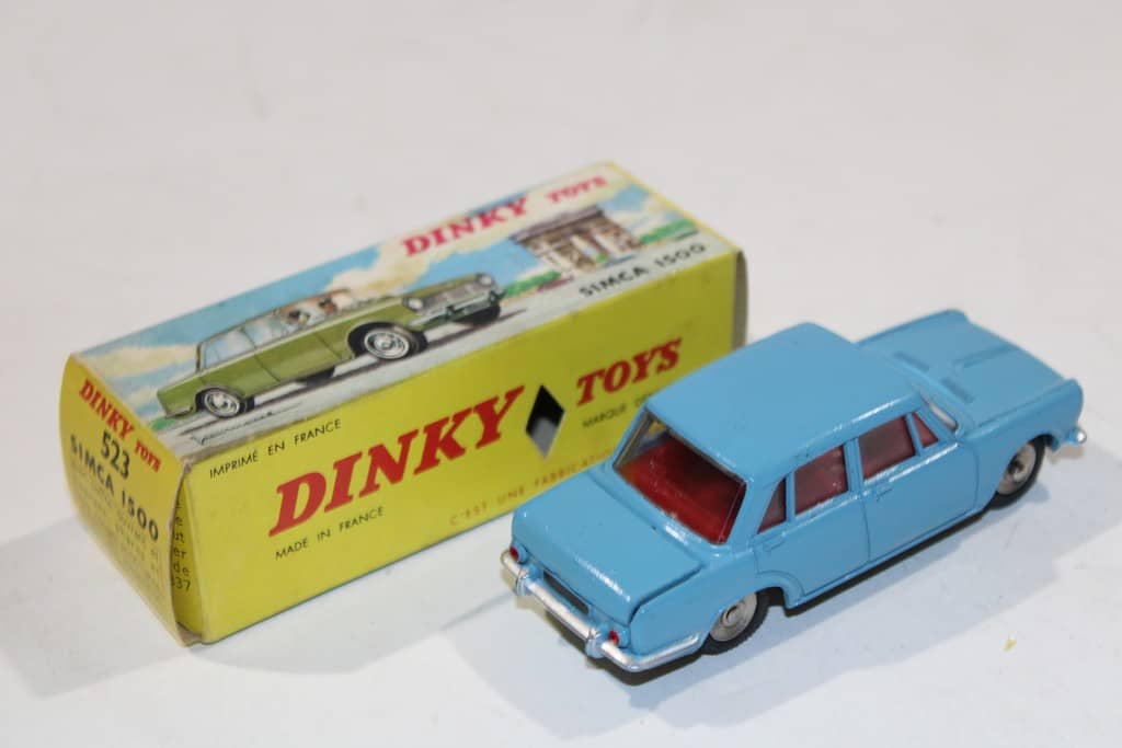 DINKY TOYS France : Break Simca 1500, réf. 507, couleur blanc