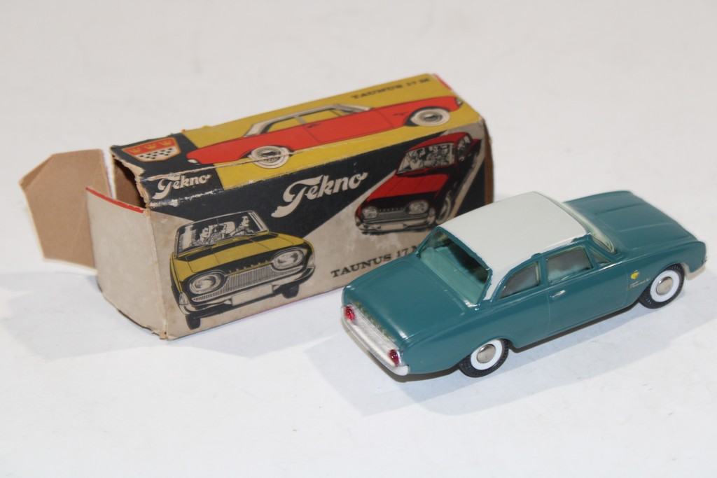 FORD TAUNUS 17 M BLEU 1960 TEKNO 1 43
