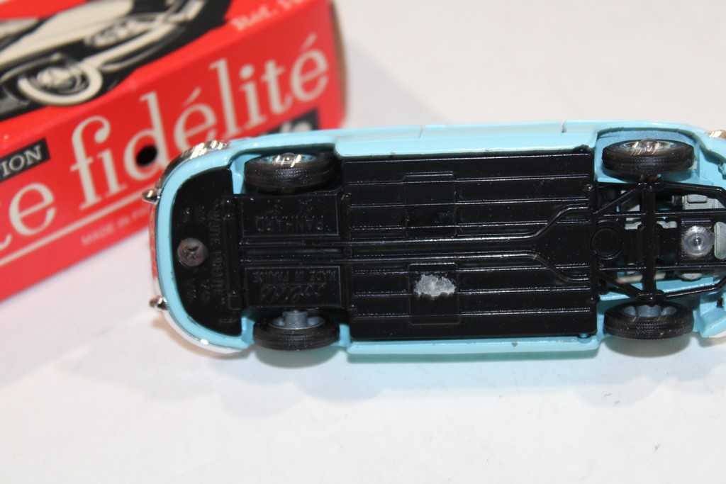 PANHARD 24 B.T BLEU CIEL 1963 SOLIDO 1/43°