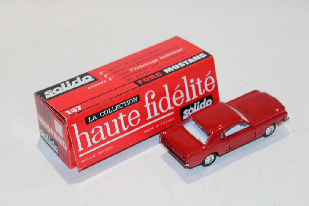 FORD MUSTANG ROUGE 1965 SOLIDO 1/43°