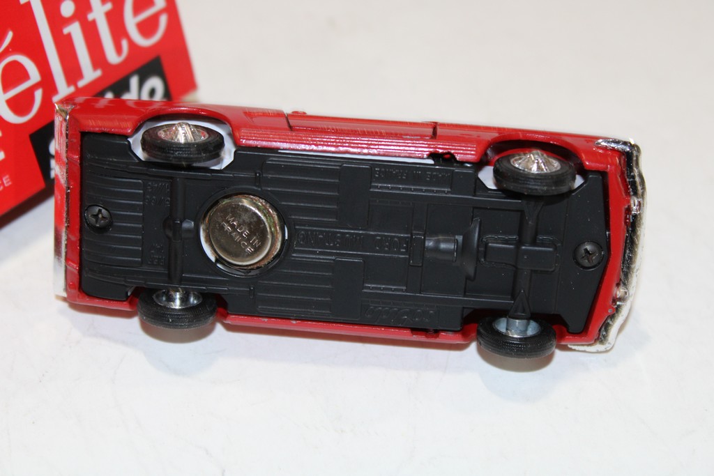 FORD MUSTANG ROUGE 1965 SOLIDO 1/43°