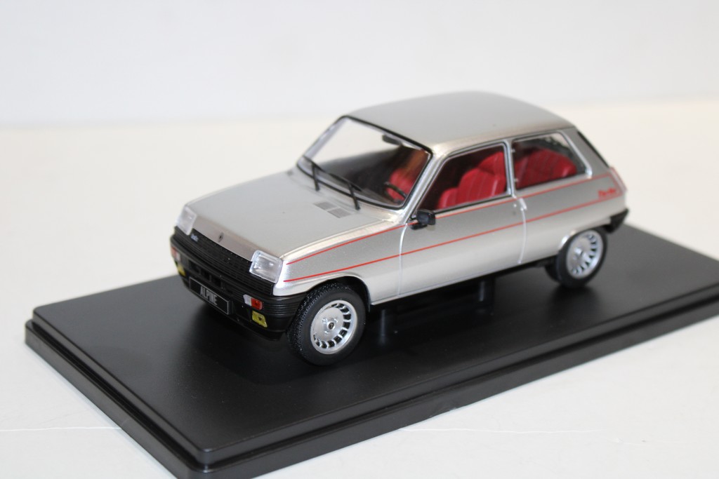 RENAULT 5 ALPINE 1972 WHITEBOX 1/24°